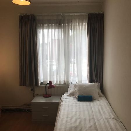 Отель Amby Family House Маастрихт Экстерьер фото